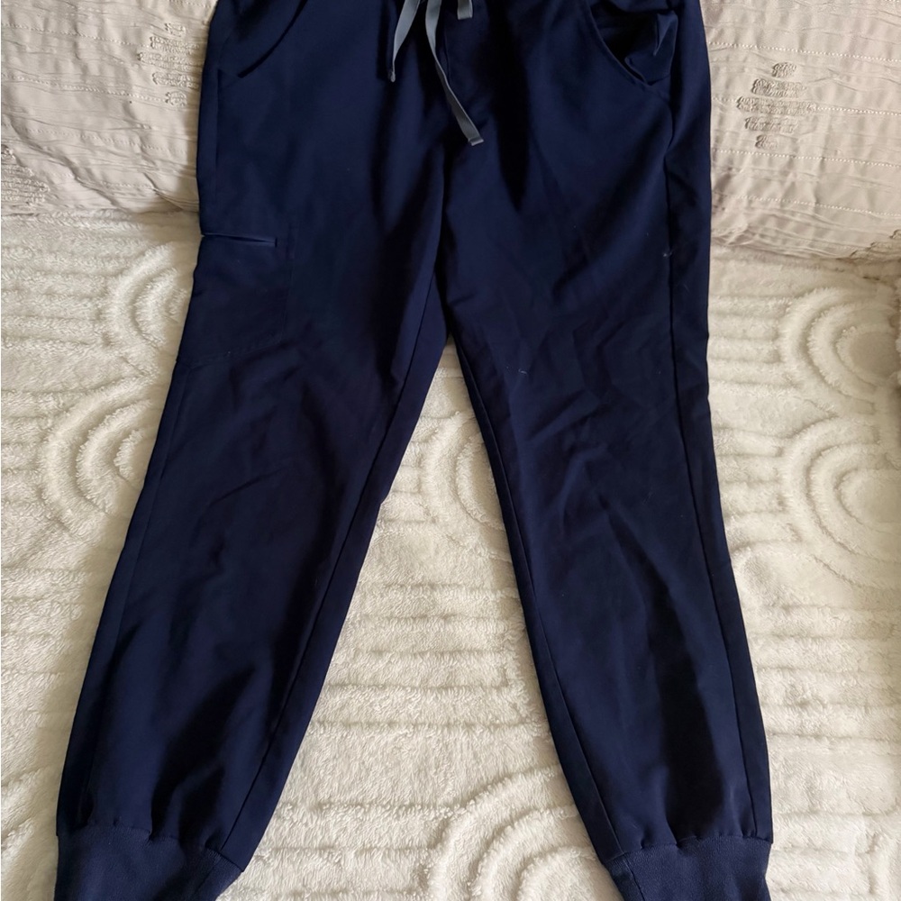 Figs Navy Jogger-Style Scrub Pants, Size M, EUC, Work Utility Scrub Pants